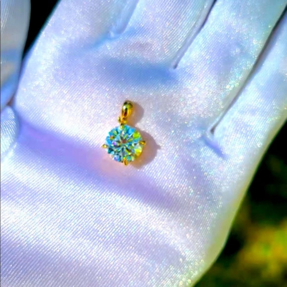 Solid 14k gold 4ct moissanite pendant